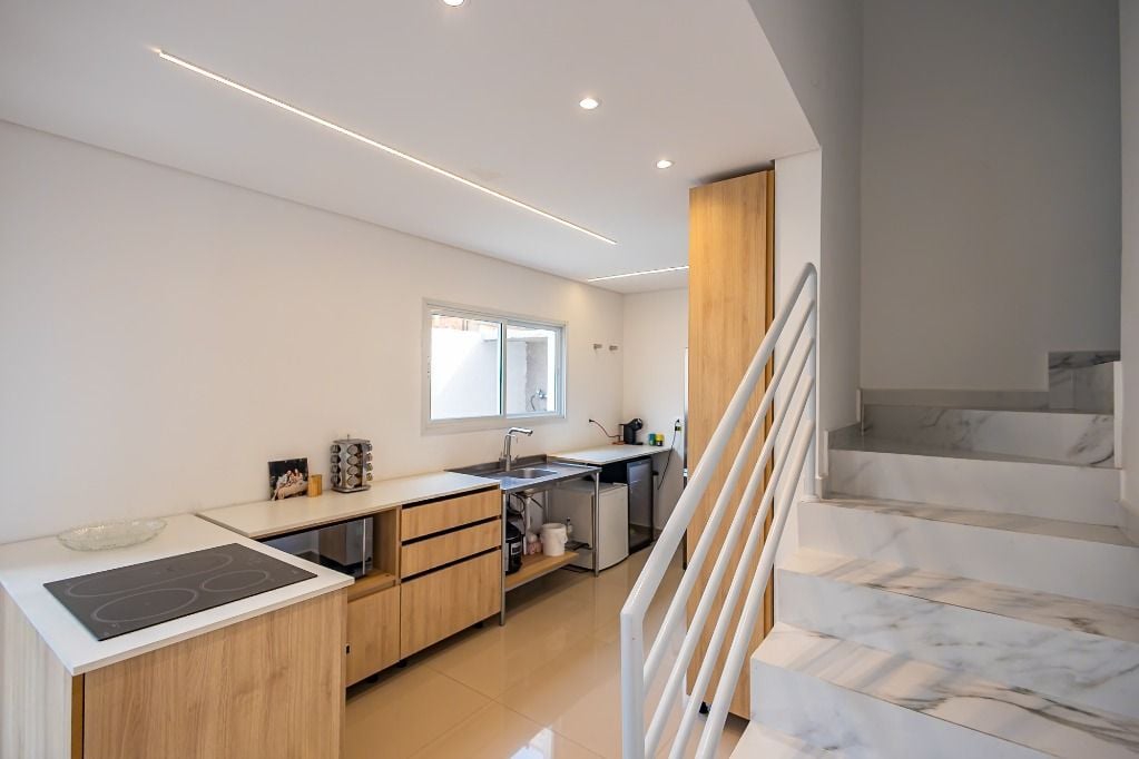 Sobrado com 3 dormitórios à venda, 120 m² por R$ 848.000,00 - Campo Comprido - Curitiba/PR