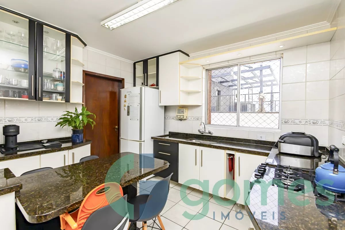 Apartamento com 3 dormitórios à venda com 164,73m² no Água Verde