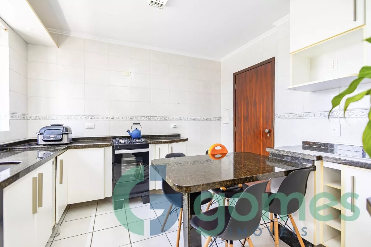 Apartamento com 3 dormitórios à venda com 164,73m² no Água Verde
