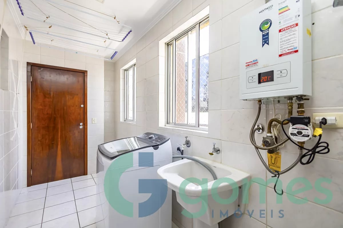 Apartamento com 3 dormitórios à venda com 164,73m² no Água Verde