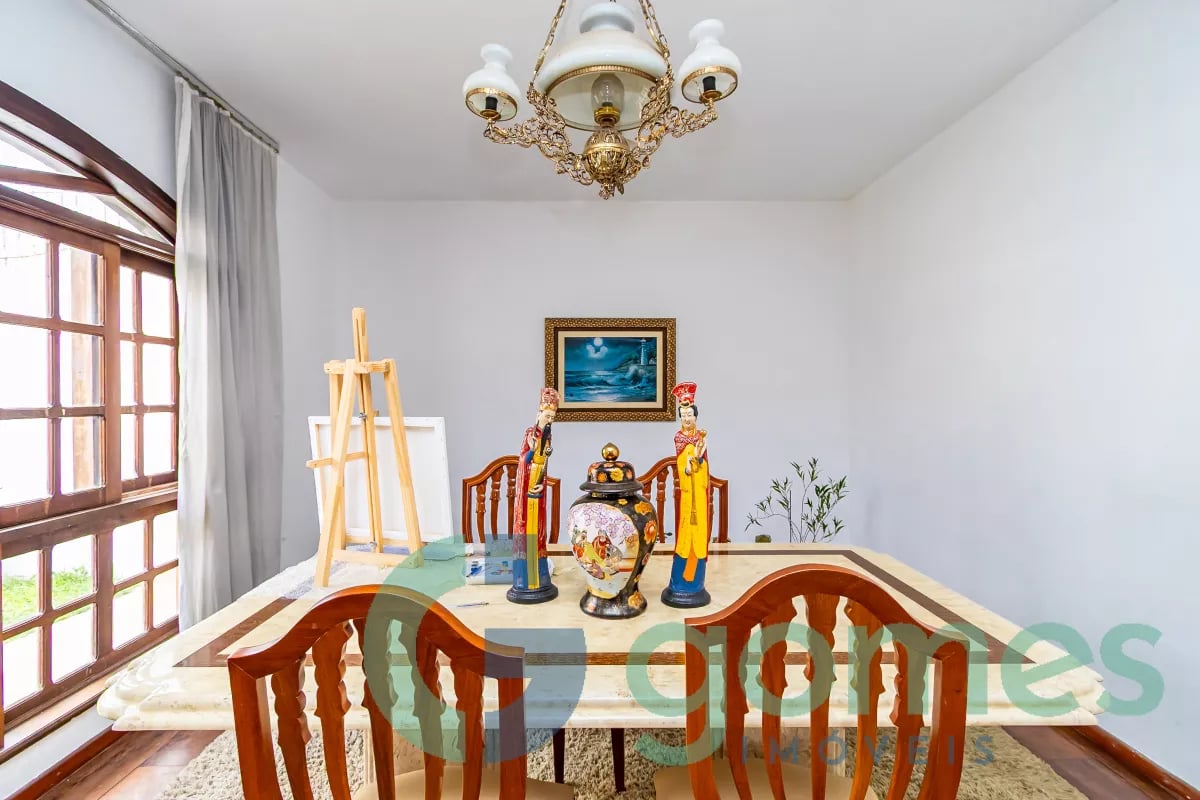 Sobrado com 3 dormitórios à venda com 275,00m² no Vila Izabel