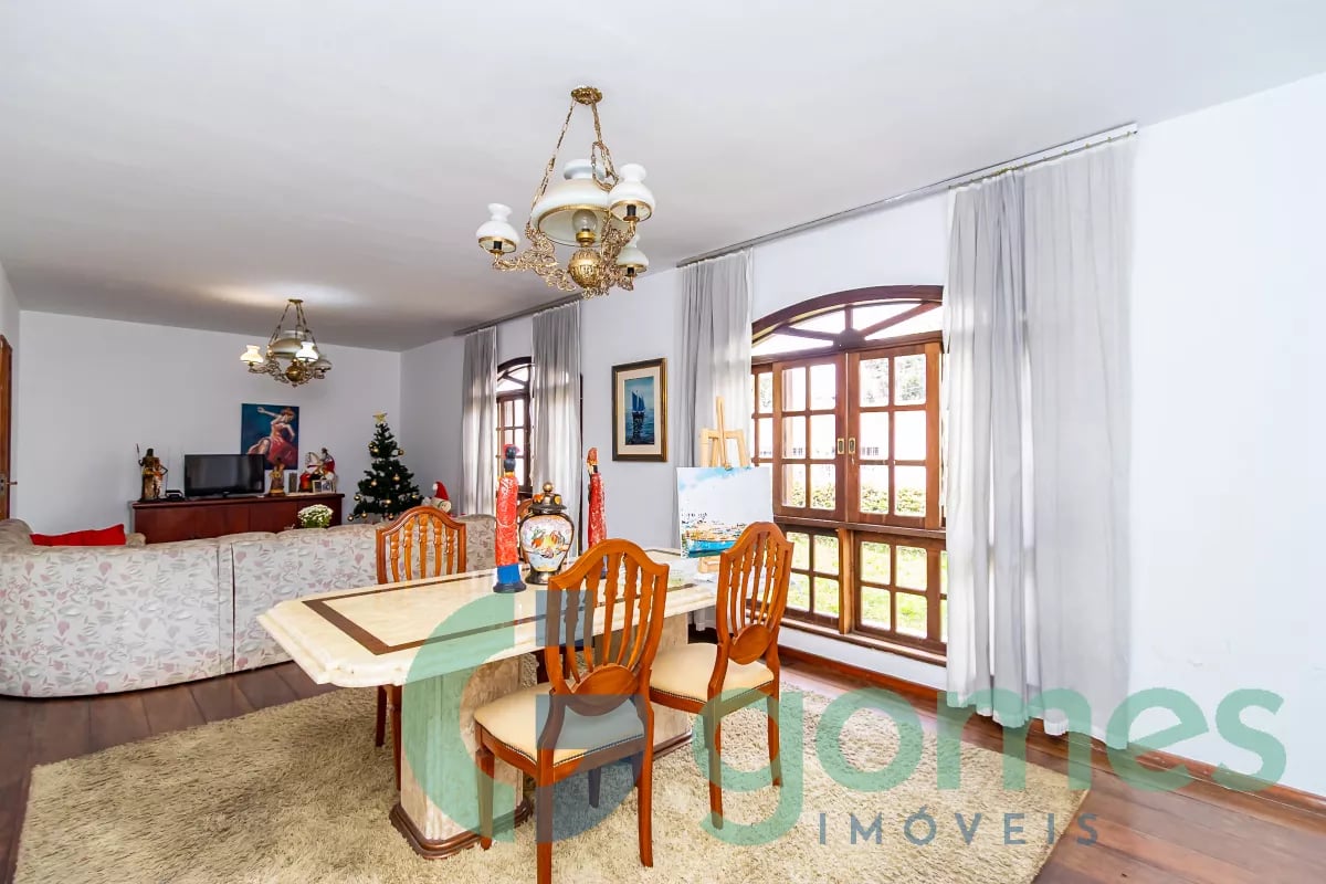 Sobrado com 3 dormitórios à venda com 275,00m² no Vila Izabel