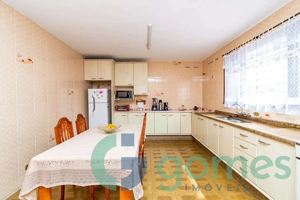 Sobrado com 3 dormitórios à venda com 275,00m² no Vila Izabel