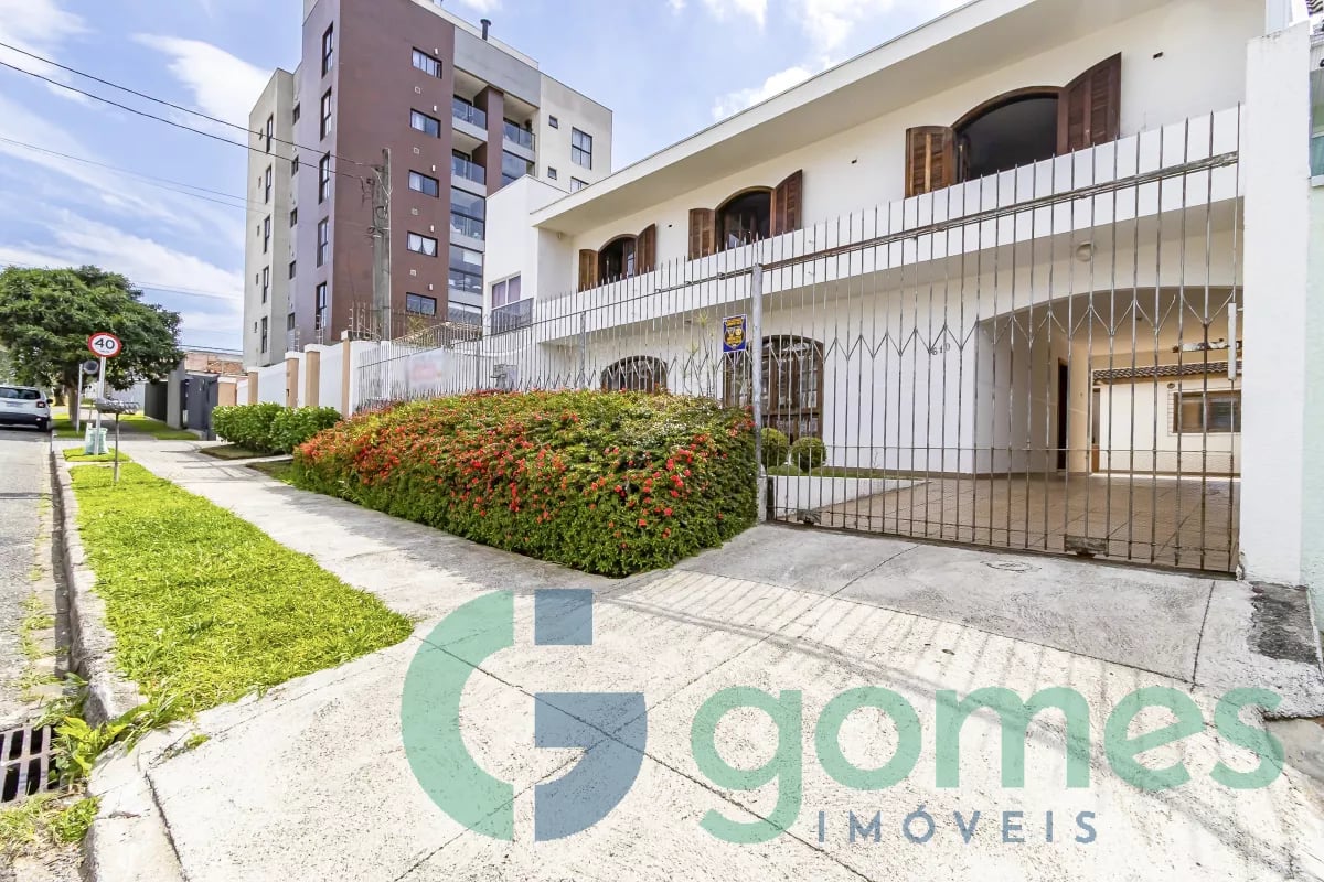Sobrado com 3 dormitórios à venda com 275,00m² no Vila Izabel