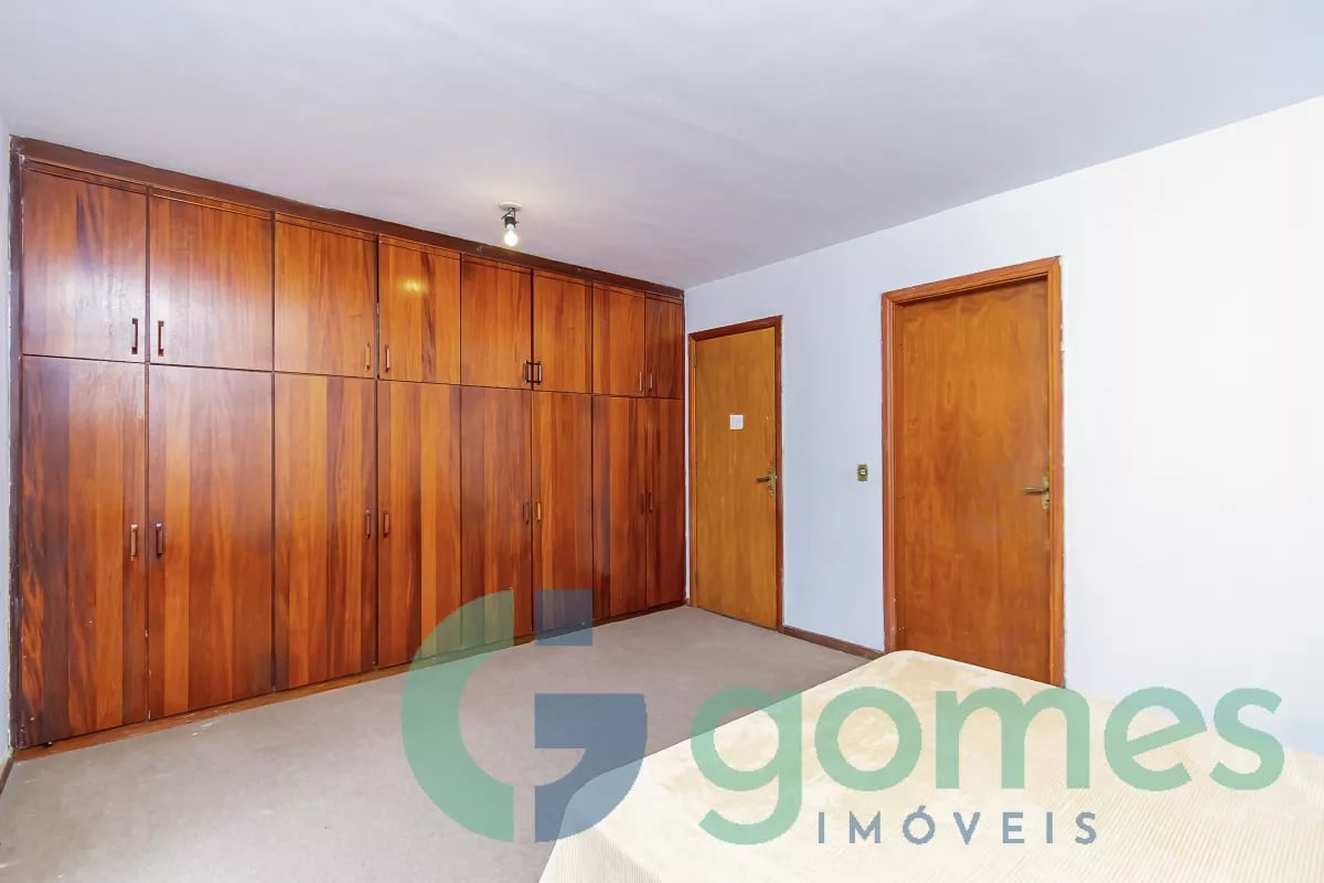 Sobrado com 3 dormitórios à venda com 275,00m² no Vila Izabel