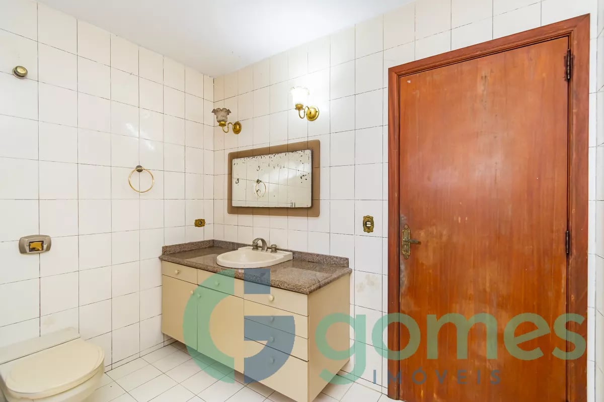 Sobrado com 3 dormitórios à venda com 275,00m² no Vila Izabel