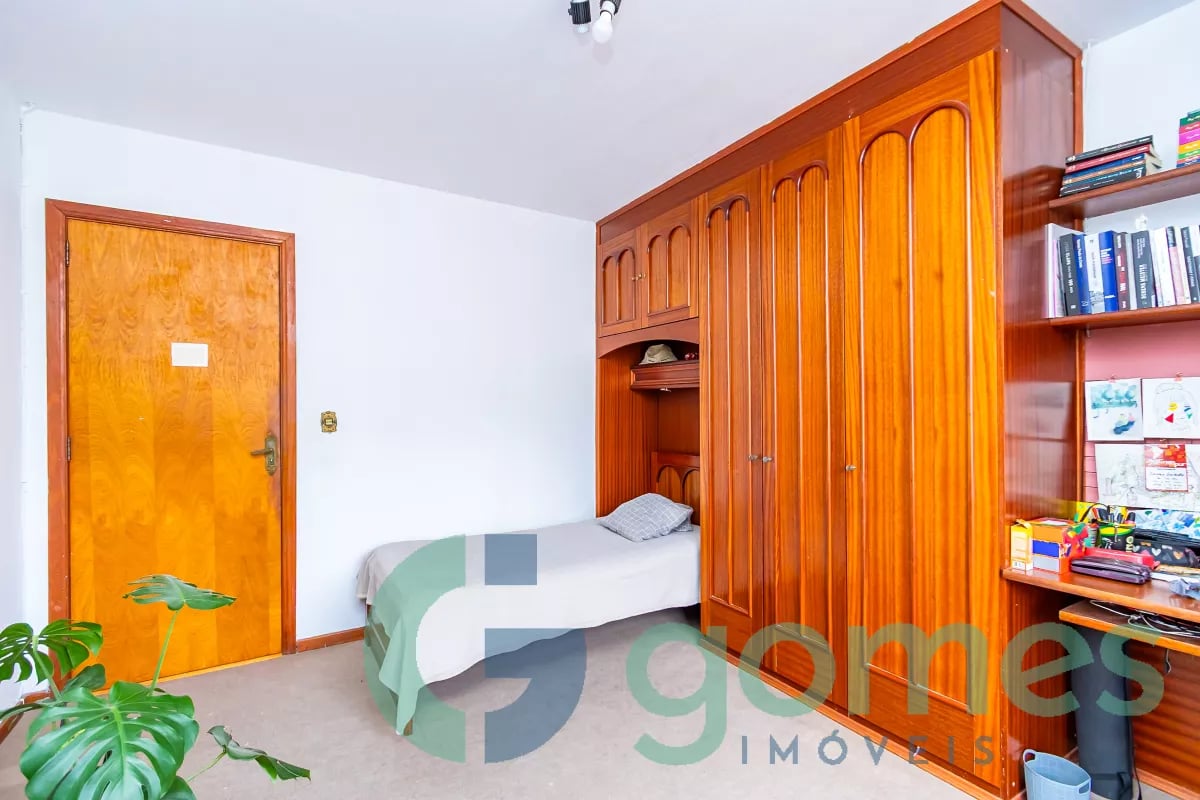 Sobrado com 3 dormitórios à venda com 275,00m² no Vila Izabel