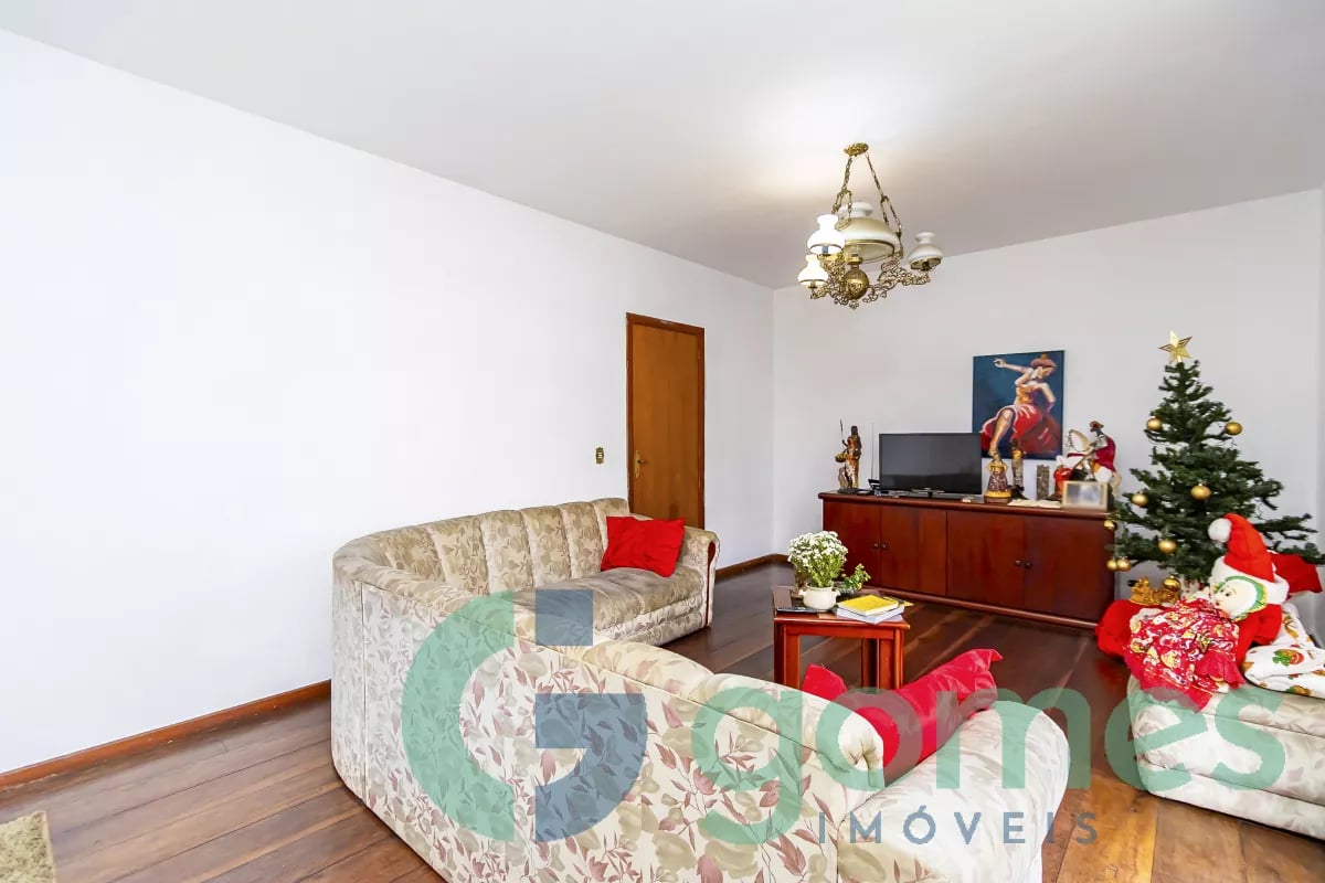 Sobrado com 3 dormitórios à venda com 275,00m² no Vila Izabel
