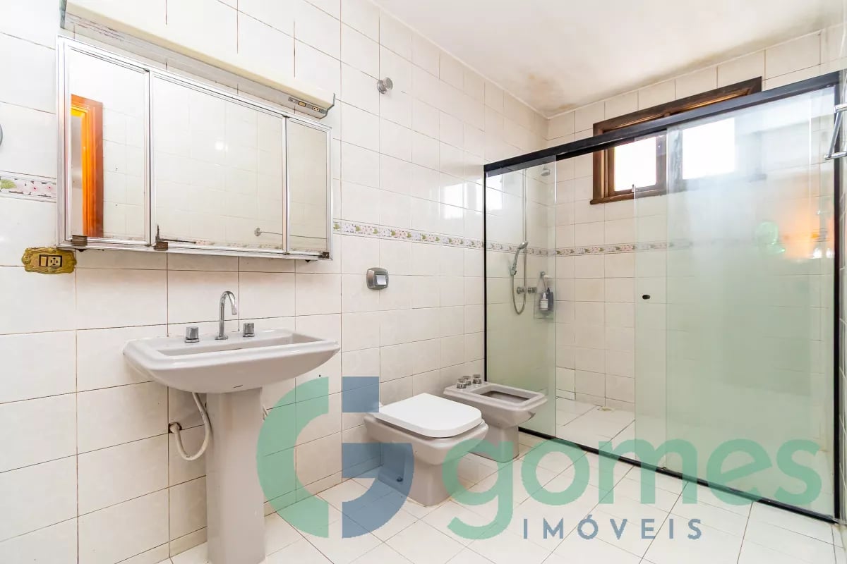 Sobrado com 3 dormitórios à venda com 275,00m² no Vila Izabel
