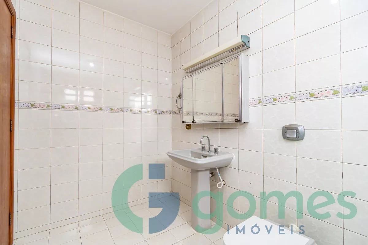 Sobrado com 3 dormitórios à venda com 275,00m² no Vila Izabel