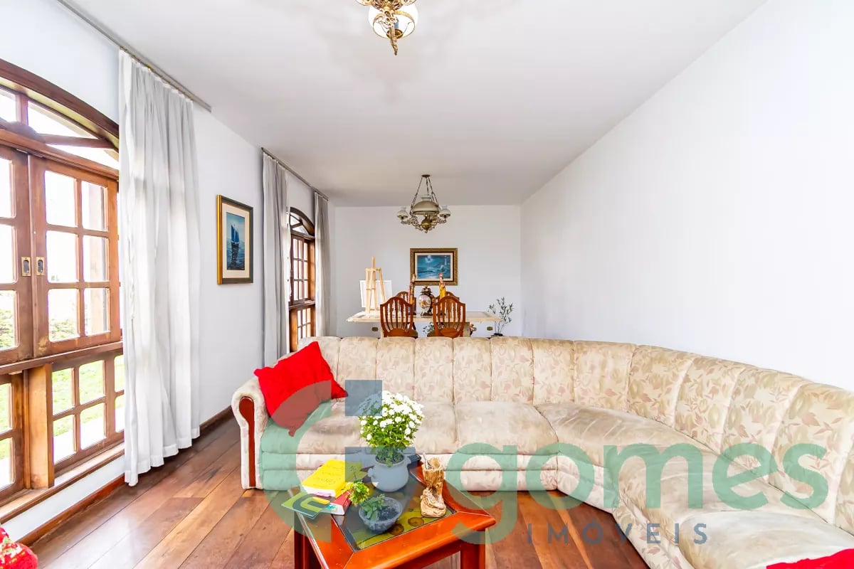 Sobrado com 3 dormitórios à venda com 275,00m² no Vila Izabel
