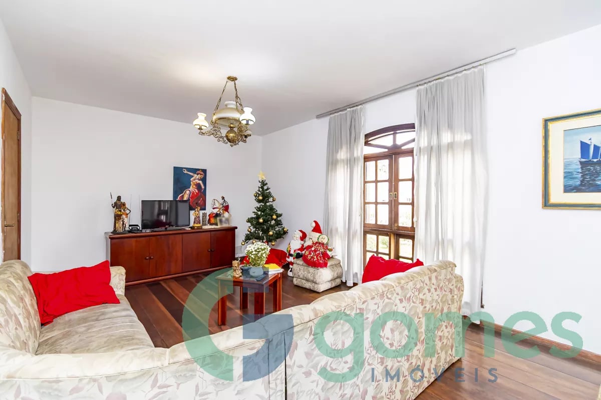 Sobrado com 3 dormitórios à venda com 275,00m² no Vila Izabel