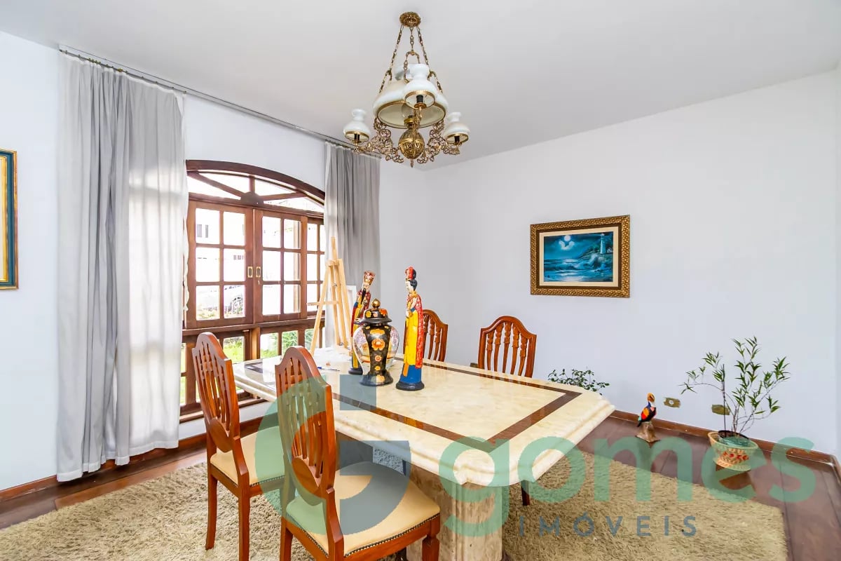 Sobrado com 3 dormitórios à venda com 275,00m² no Vila Izabel