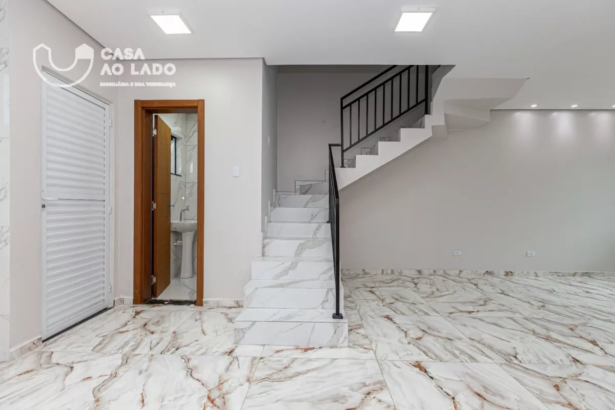 Sobrado 88m² com 02 quartos - Uberaba - Curitiba/PR.