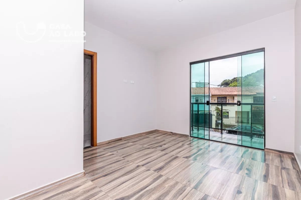 Sobrado 88m² com 02 quartos - Uberaba - Curitiba/PR.