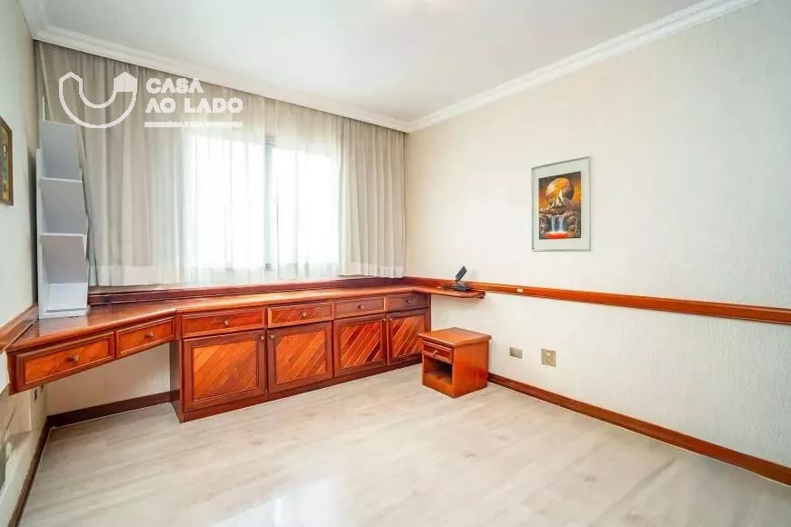 Apartamento 4 quartos, suíte, lareira e 2 vagas no Batel, Curitiba