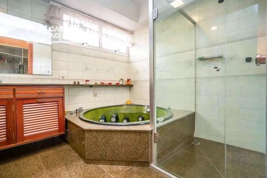 Apartamento 4 quartos, suíte, lareira e 2 vagas no Batel, Curitiba