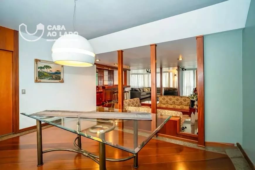 Apartamento 4 quartos, suíte, lareira e 2 vagas no Batel, Curitiba