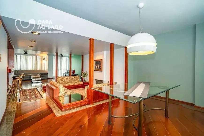 Apartamento 4 quartos, suíte, lareira e 2 vagas no Batel, Curitiba