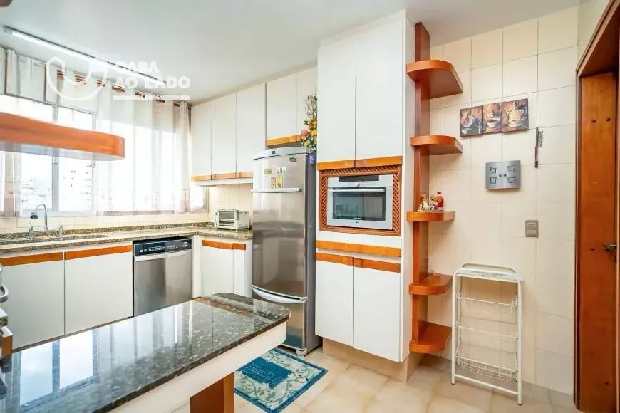 Apartamento 4 quartos, suíte, lareira e 2 vagas no Batel, Curitiba