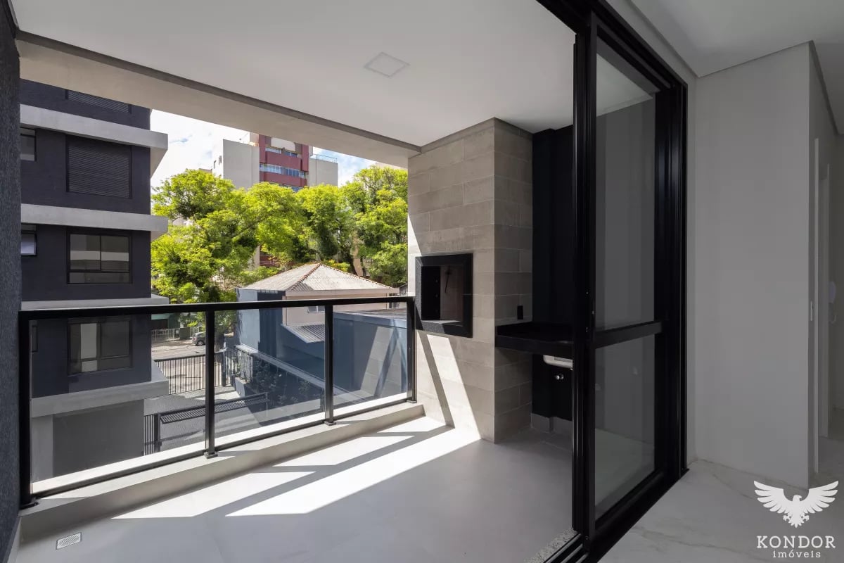 Apartamento no CHAMPAGNAT com 216,71m²