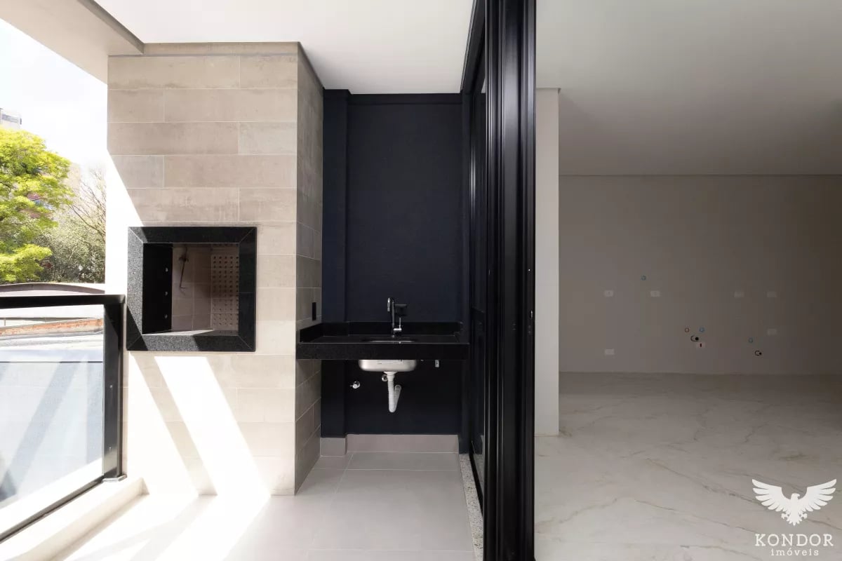 Apartamento no CHAMPAGNAT com 216,71m²