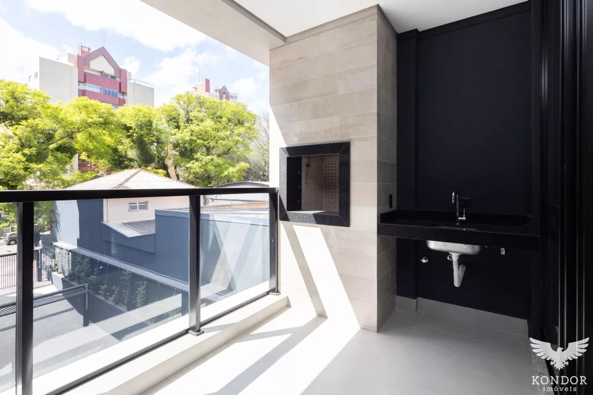 Apartamento no CHAMPAGNAT com 216,71m²