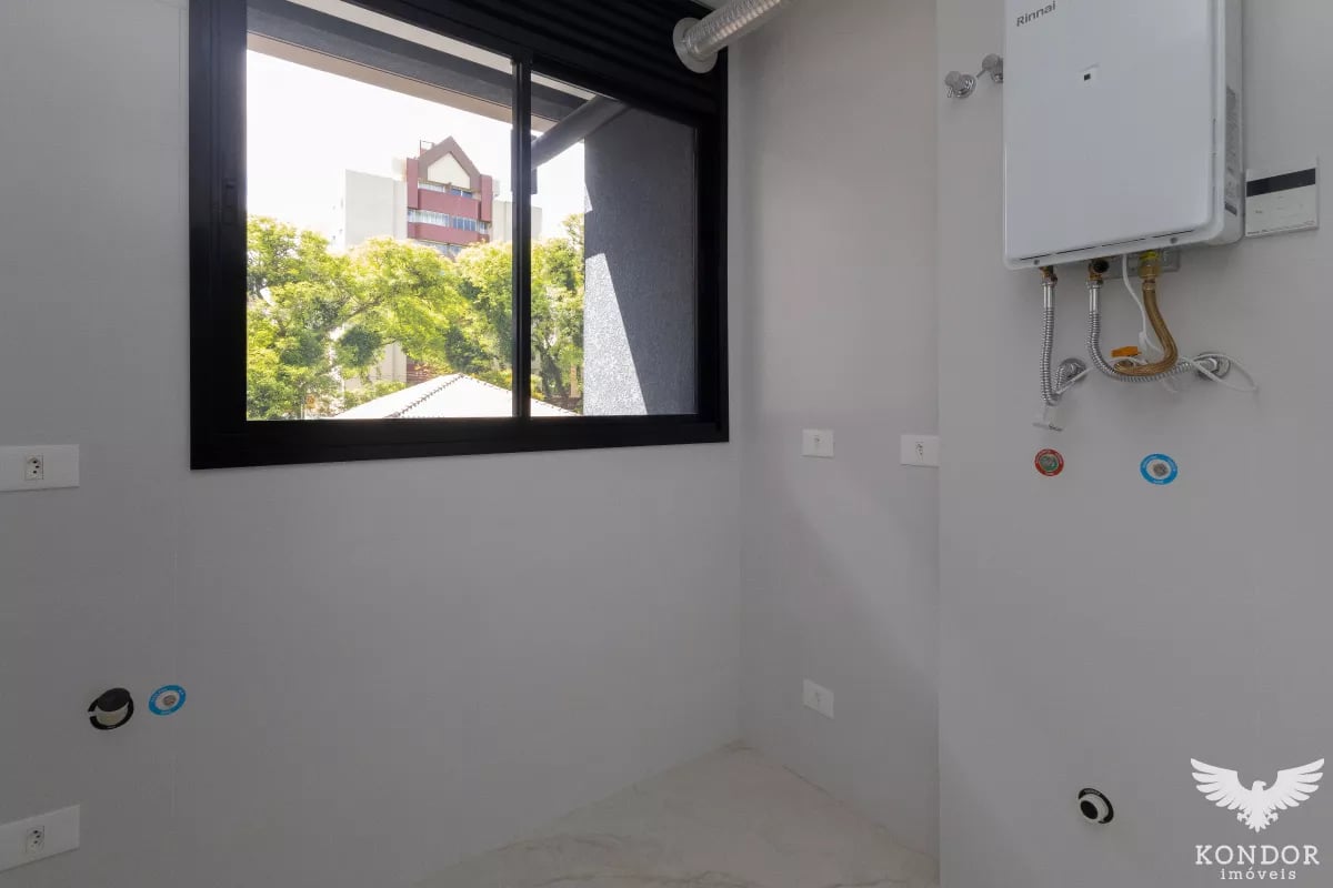 Apartamento no CHAMPAGNAT com 216,71m²