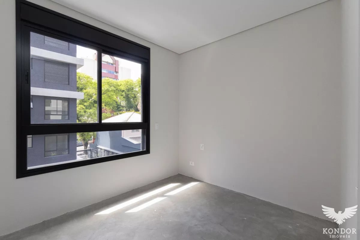 Apartamento no CHAMPAGNAT com 216,71m²