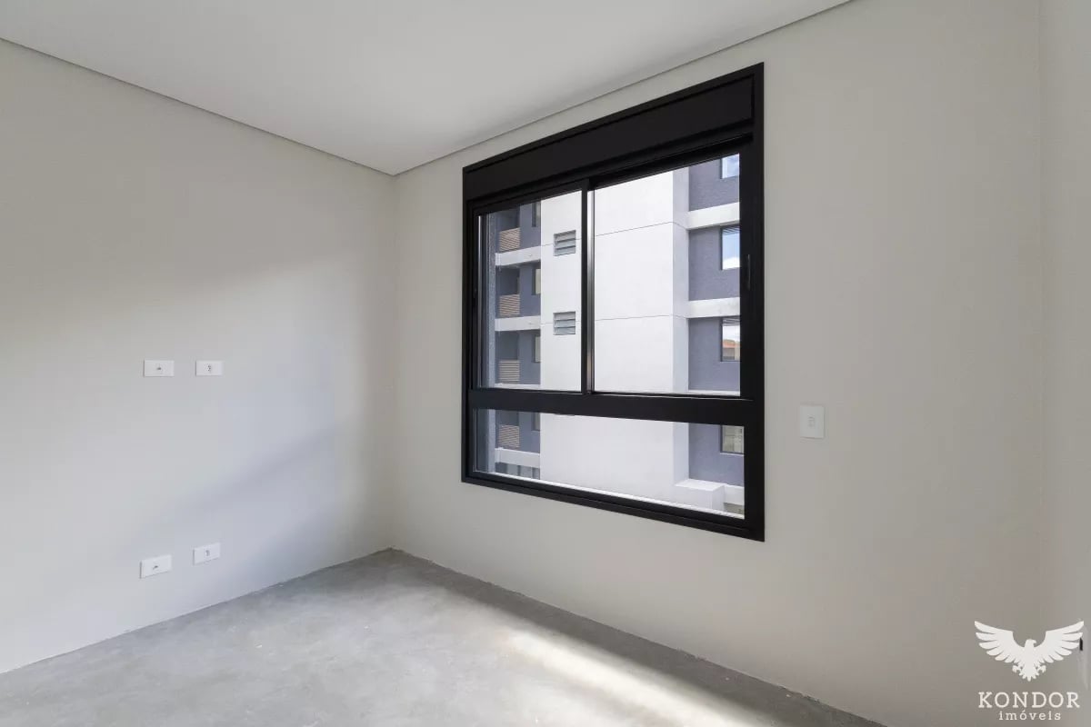 Apartamento no CHAMPAGNAT com 216,71m²