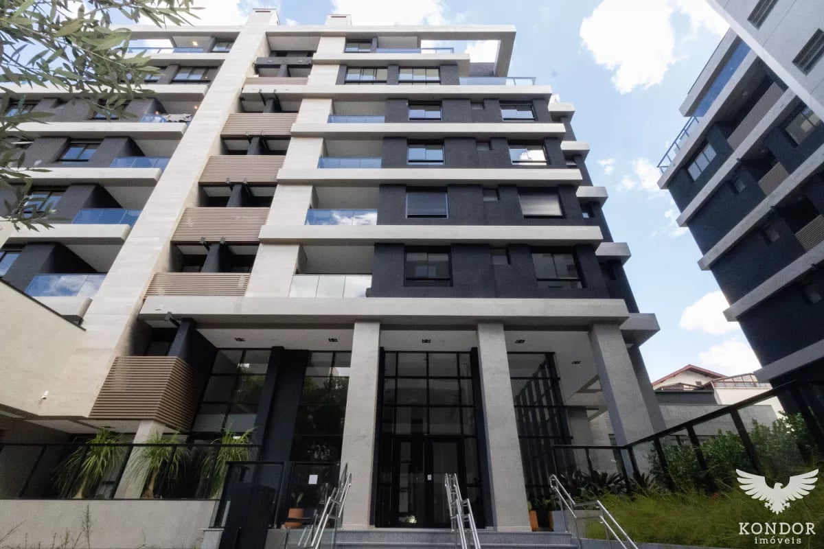 Apartamento no CHAMPAGNAT com 216,71m²