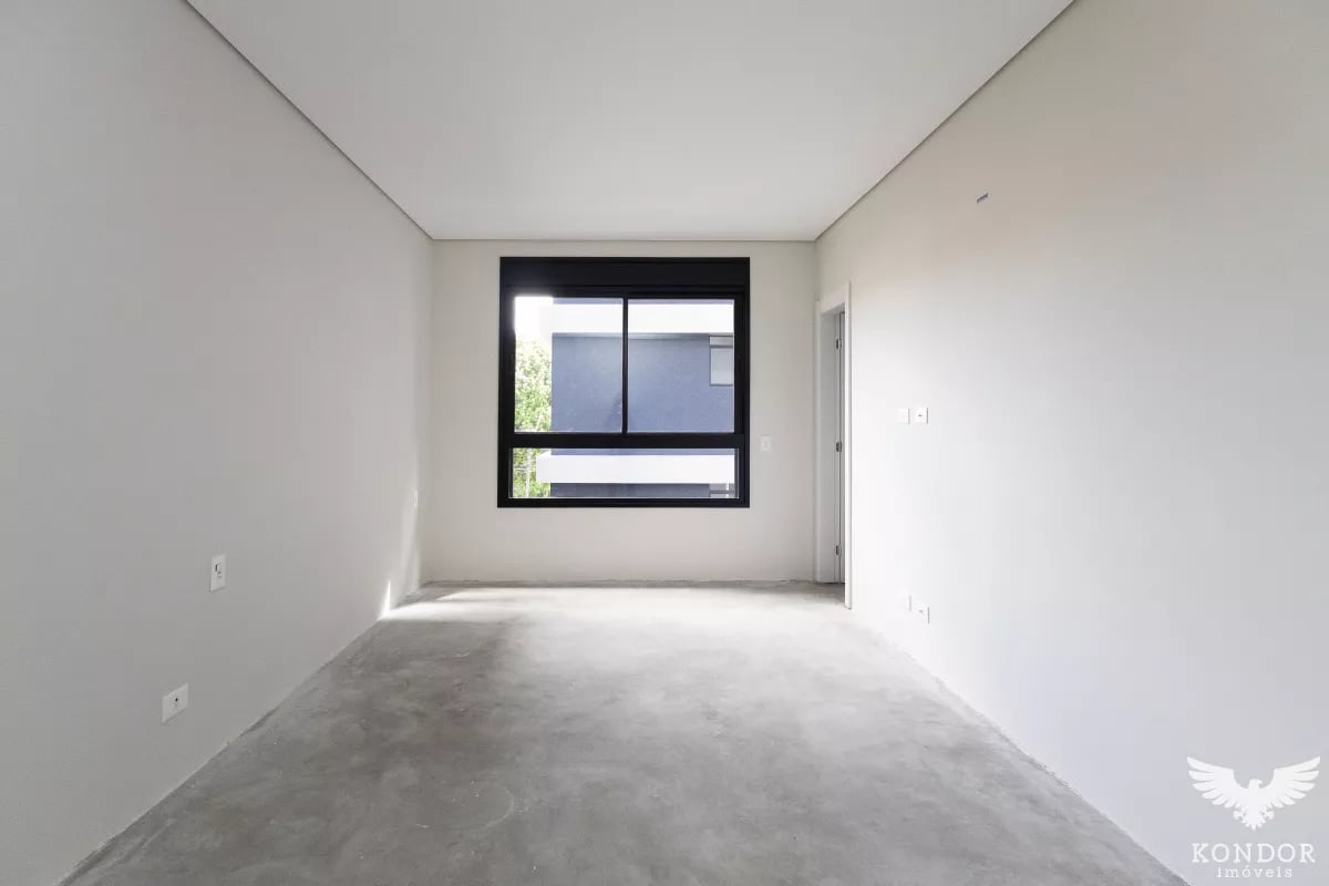 Apartamento no CHAMPAGNAT com 216,71m²