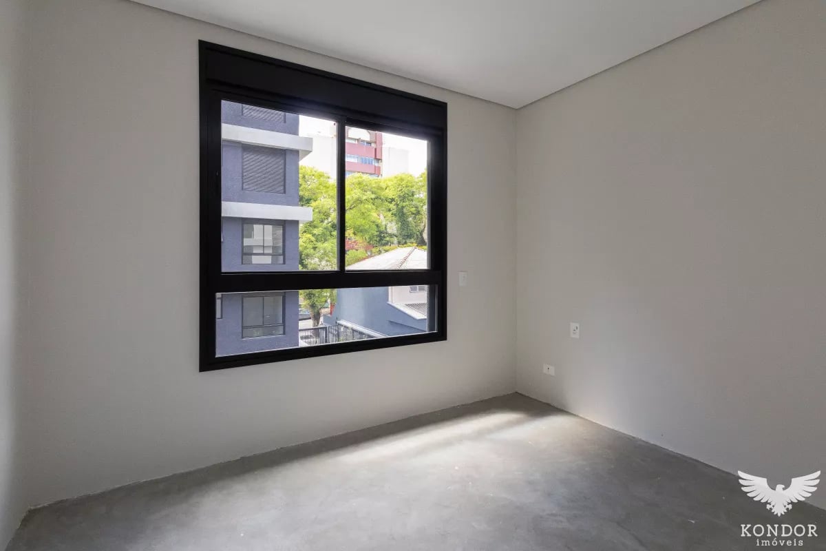 Apartamento no CHAMPAGNAT com 216,71m²