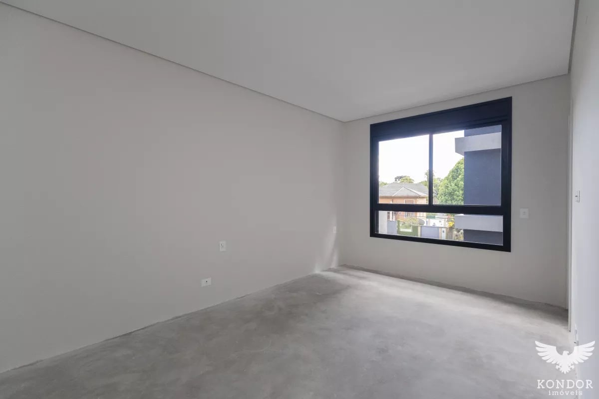 Apartamento no CHAMPAGNAT com 216,71m²