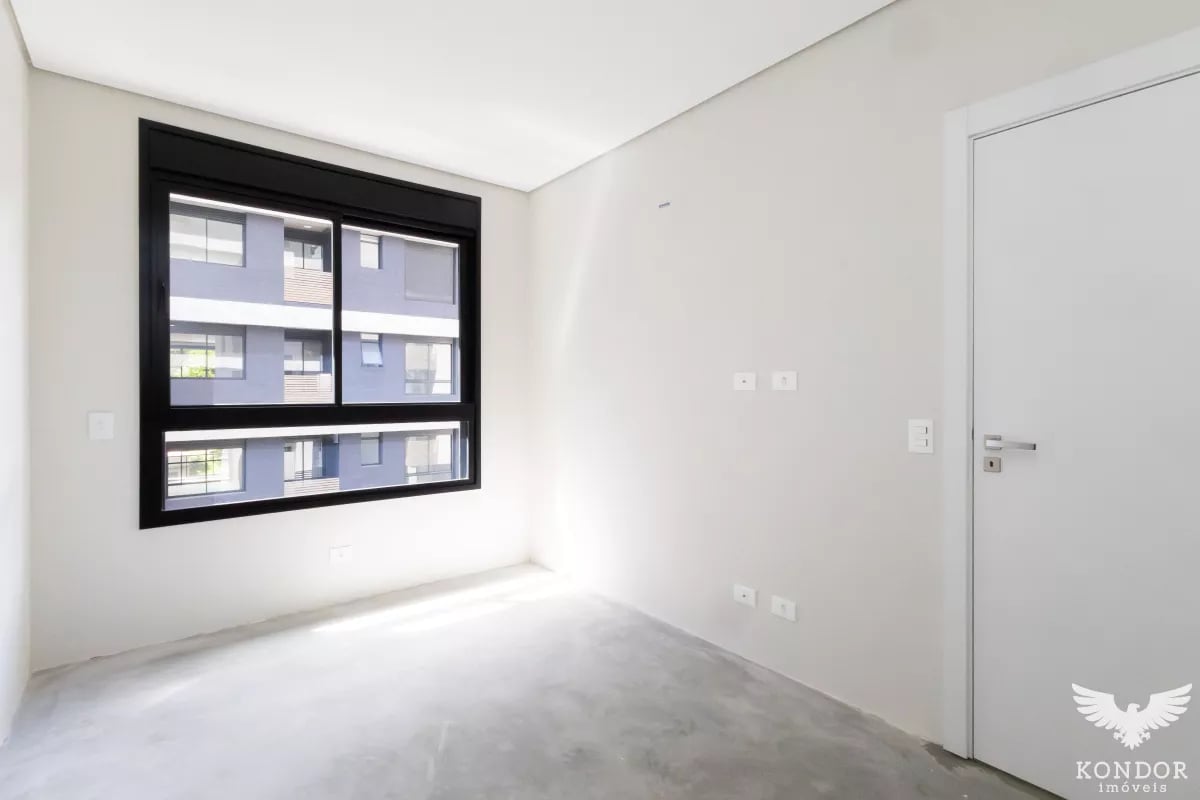 Apartamento no CHAMPAGNAT com 216,71m²