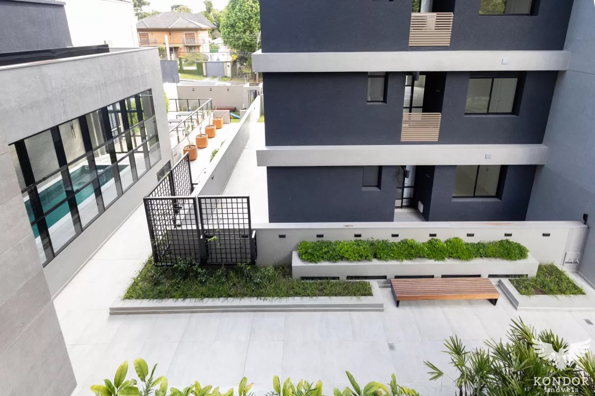 Apartamento no CHAMPAGNAT com 216,71m²