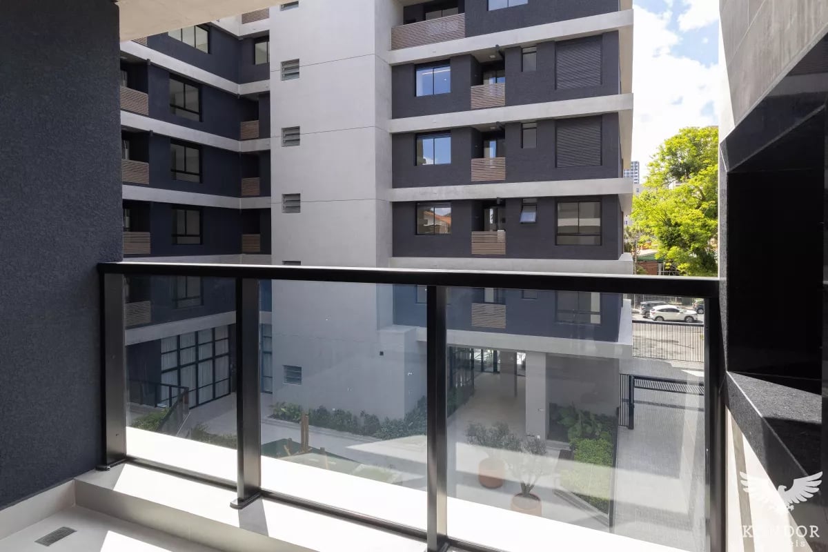 Apartamento no CHAMPAGNAT com 216,71m²