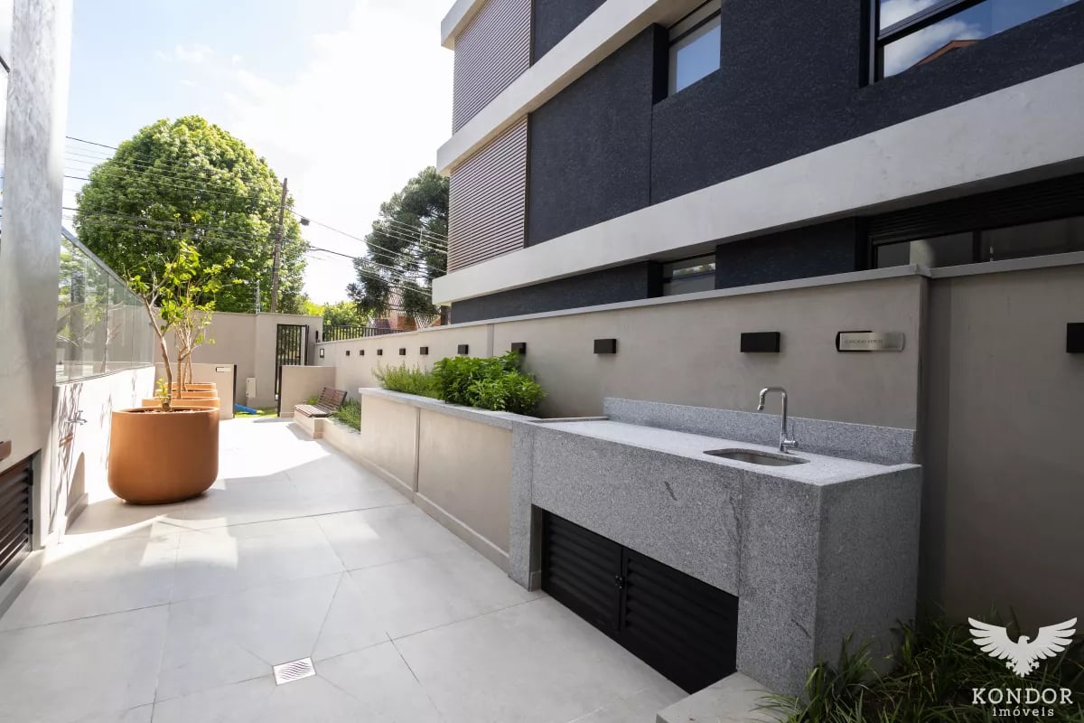 Apartamento no CHAMPAGNAT com 216,71m²