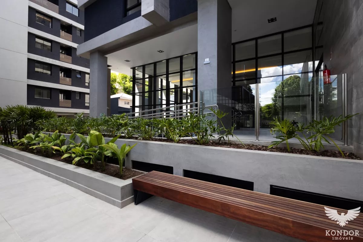 Apartamento no CHAMPAGNAT com 216,71m²