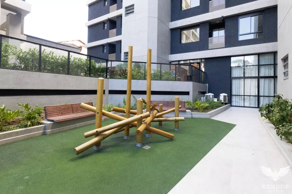 Apartamento no CHAMPAGNAT com 216,71m²