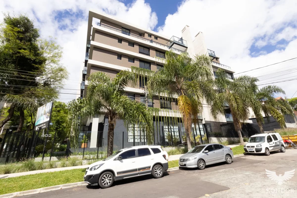 Apartamento no CHAMPAGNAT com 216,71m²