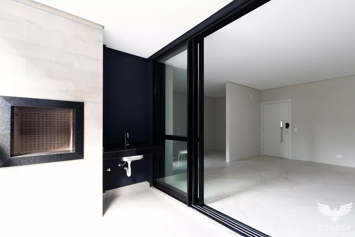 Apartamento no CHAMPAGNAT com 216,71m²