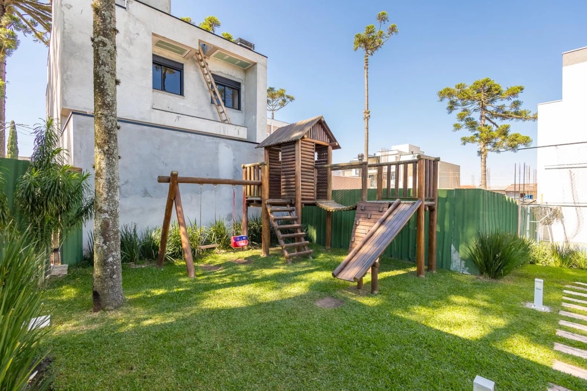 Casa condomínio fechado Pinheirinho