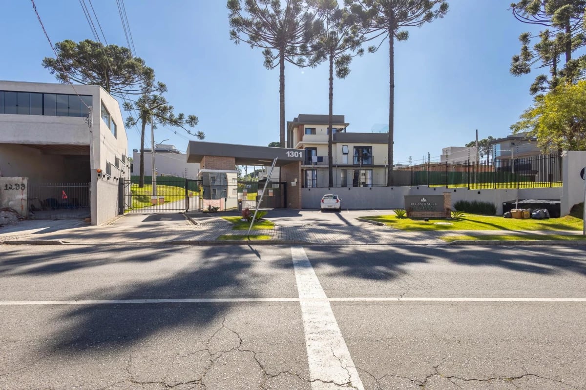 Casa condomínio fechado Pinheirinho