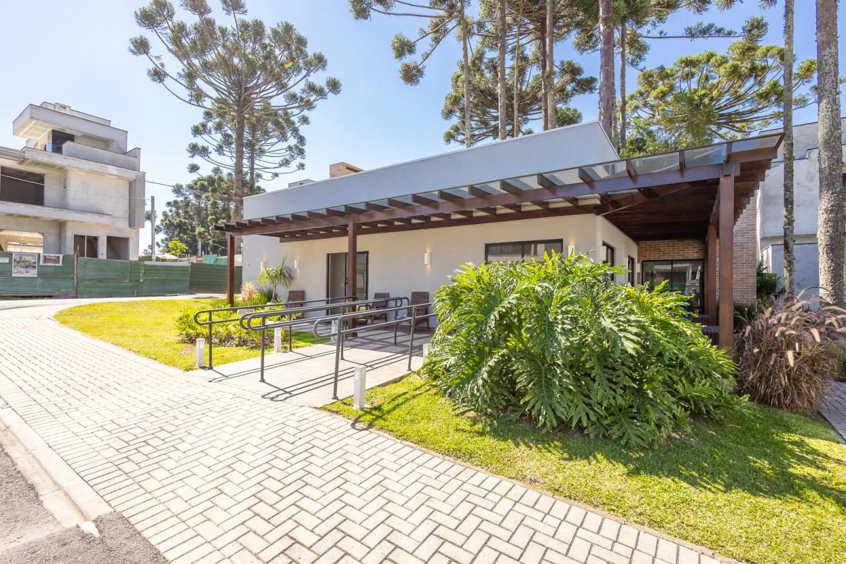 Casa condomínio fechado Pinheirinho