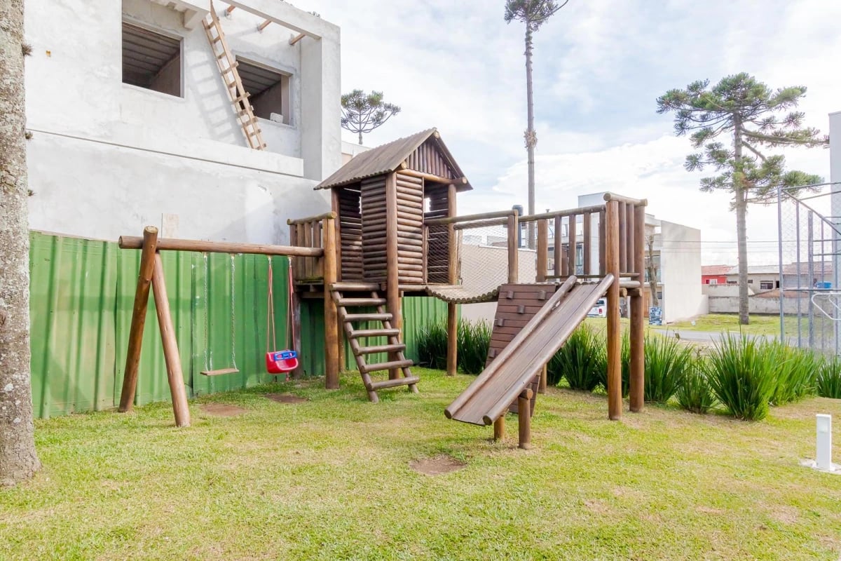 Casa condomínio fechado Pinheirinho