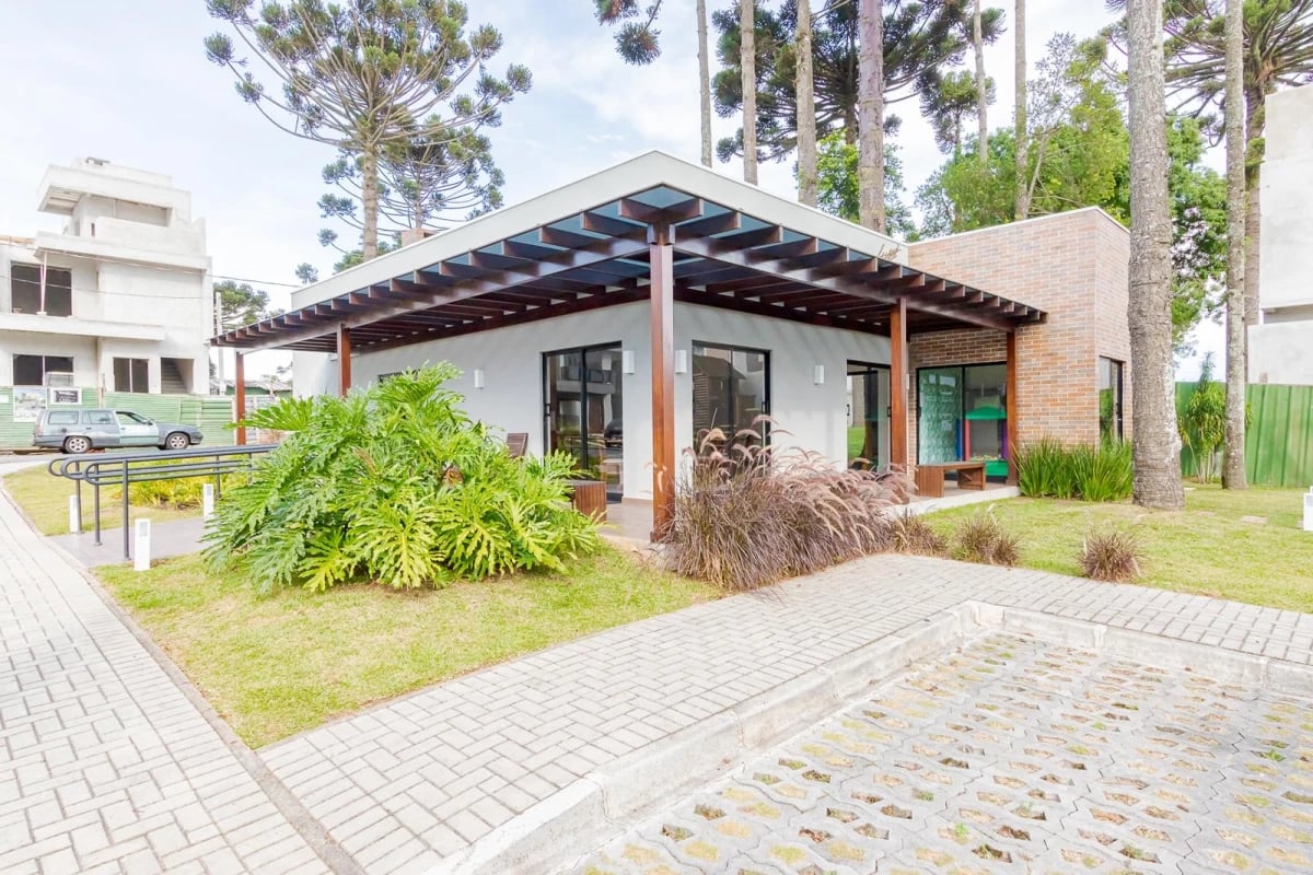 Casa condomínio fechado Pinheirinho
