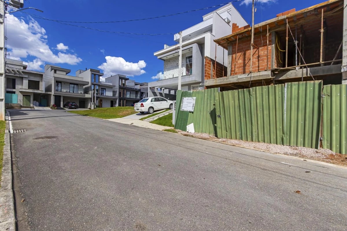 Casa condomínio fechado Pinheirinho