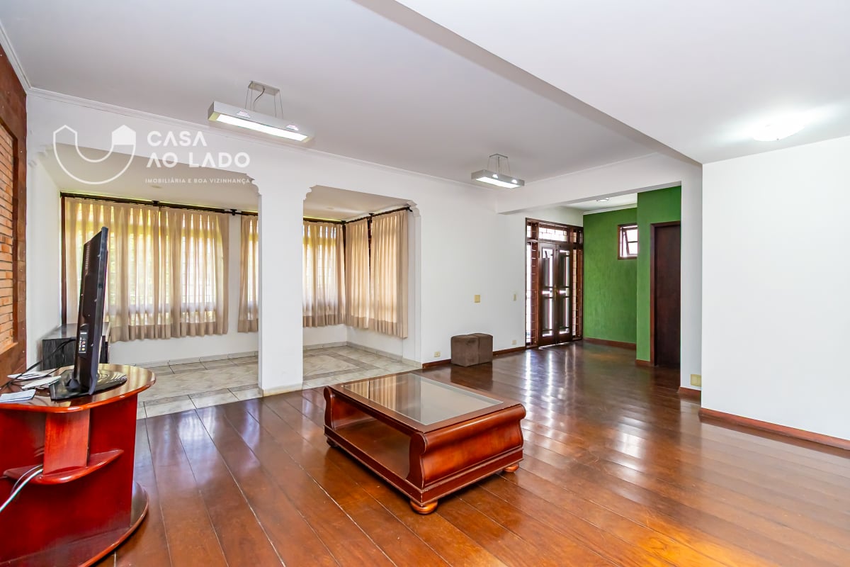 Sobrado 594m² com 5 suítes no Guabirotuba - Curitiba/PR