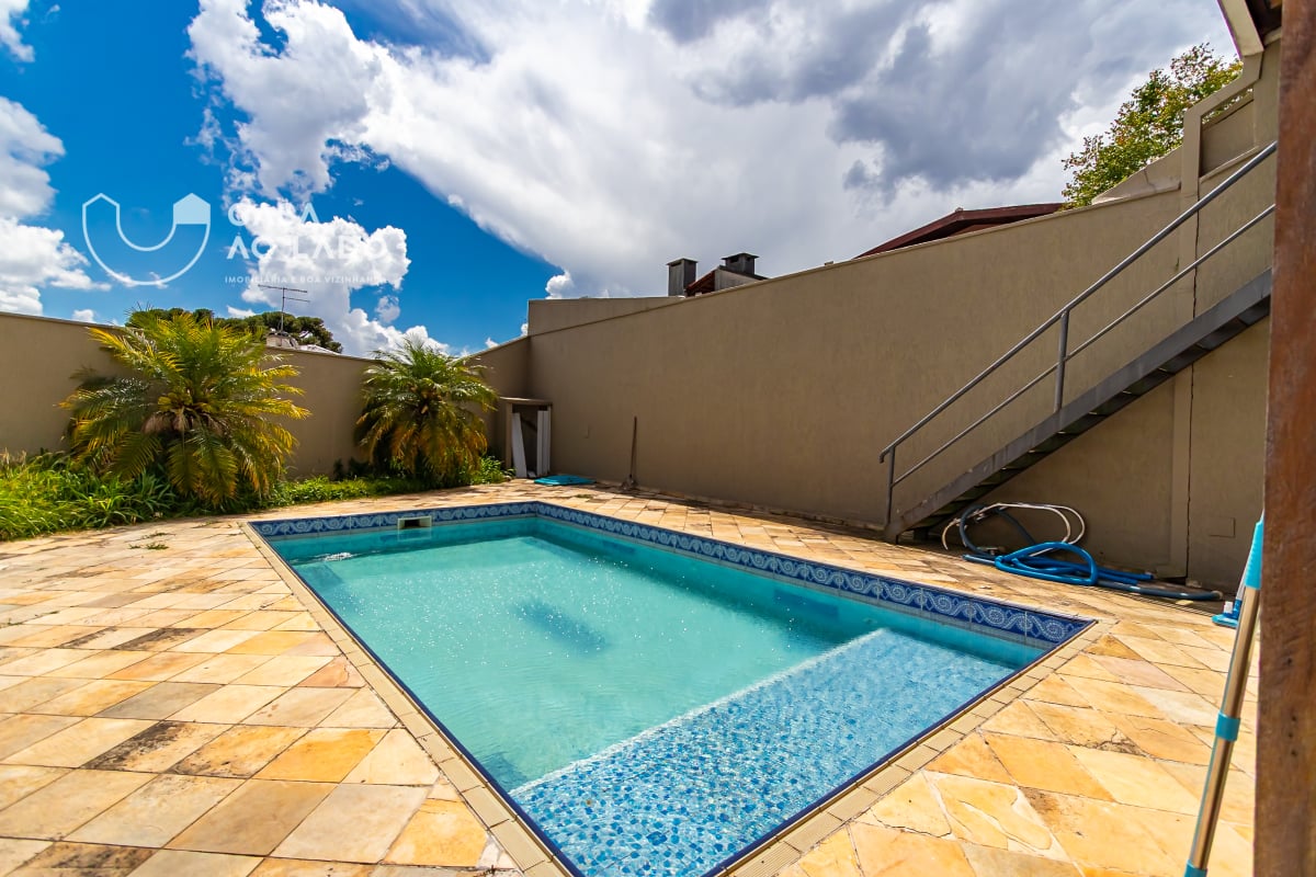 Sobrado 594m² com 5 suítes no Guabirotuba - Curitiba/PR